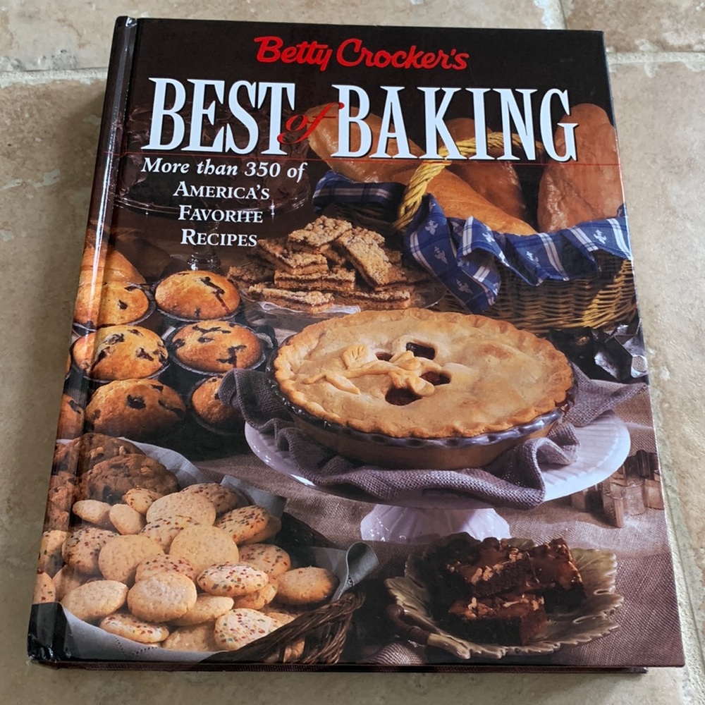 Betty Crocker's Best Baking Hardcover Book Over 350 Recipes
